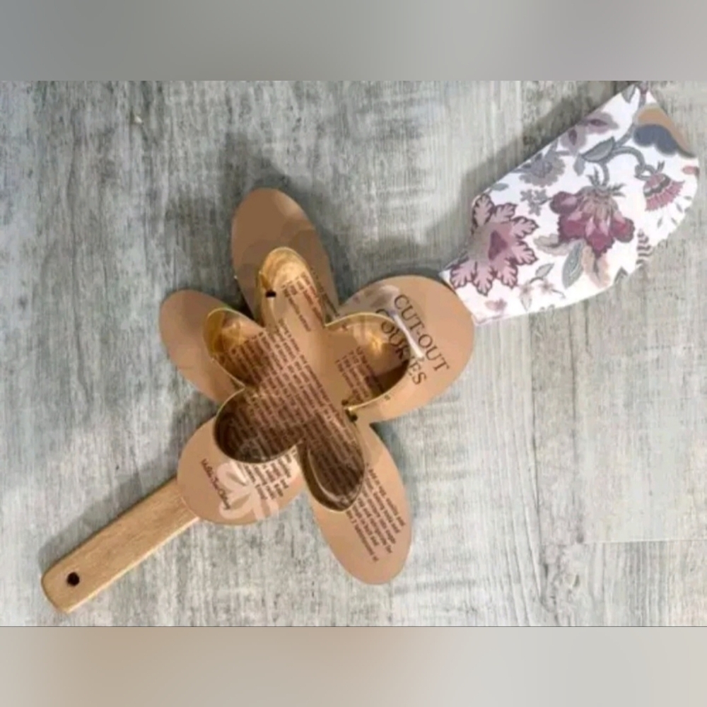 Matilda Jane Heart to Heart All in Good Taste Spatula & Cookie Cutter set NWT